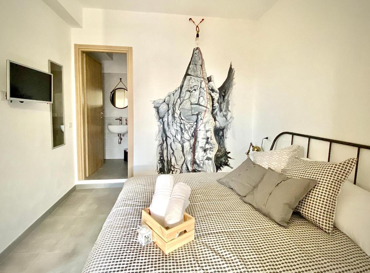 Bedandclimbing Hotel Baunei Ngoại thất bức ảnh