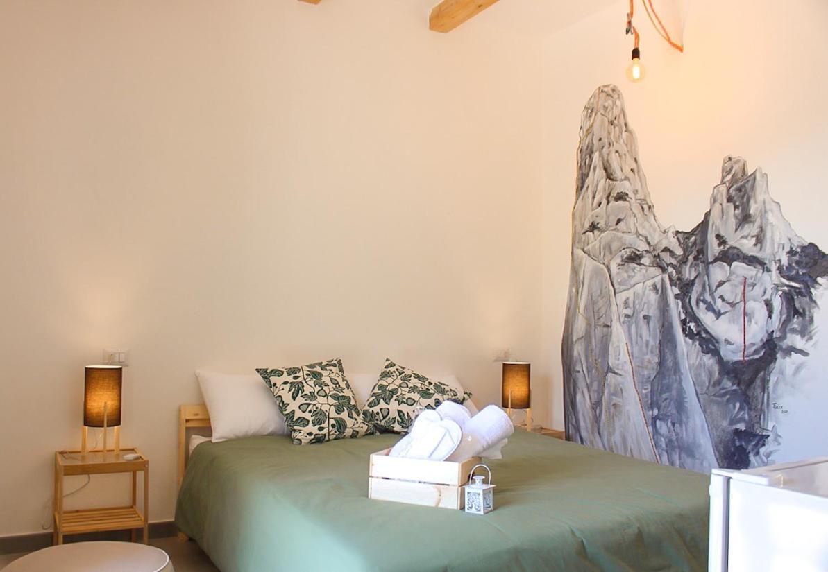 Bedandclimbing Hotel Baunei Ngoại thất bức ảnh